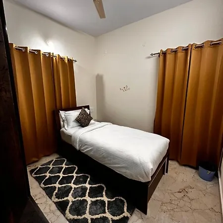 Deeya Guest House - A Luxury Home Stay Mysore Exterior photo