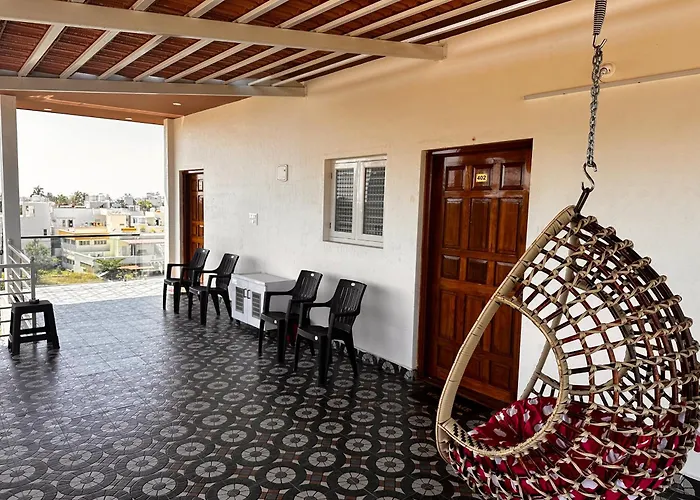 Deeya Guest House - A Luxury Home Stay